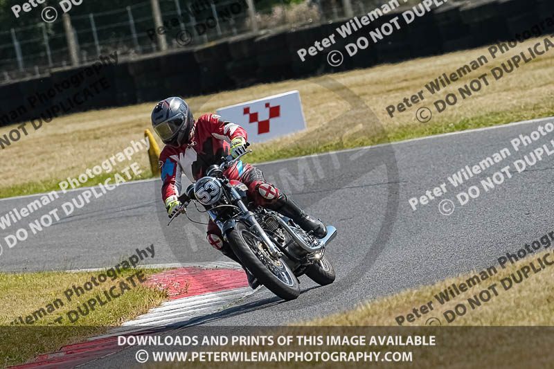 cadwell park;cadwell park photographs;cadwell trackday photographs;enduro digital images;event digital images;eventdigitalimages;peter wileman photography;racing digital images;trackday digital images;trackday photos